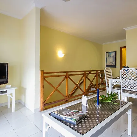 Ona Claveles Aparthotel 4*