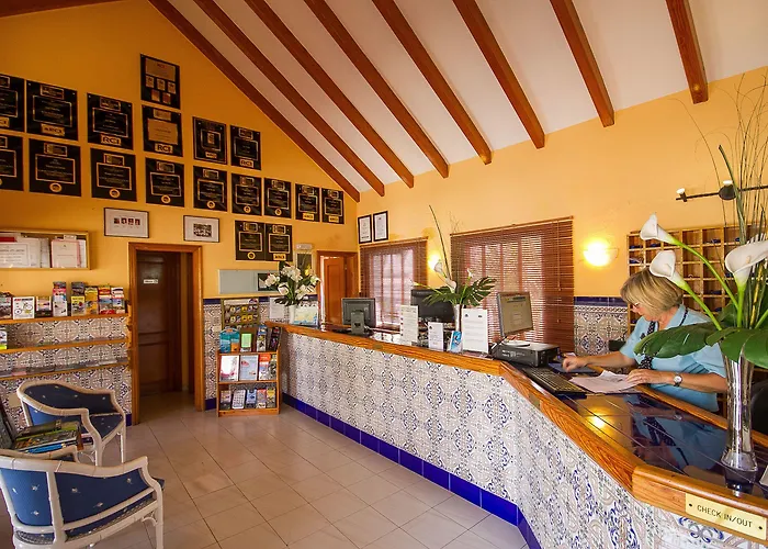 Ona Claveles Aparthotel 4*