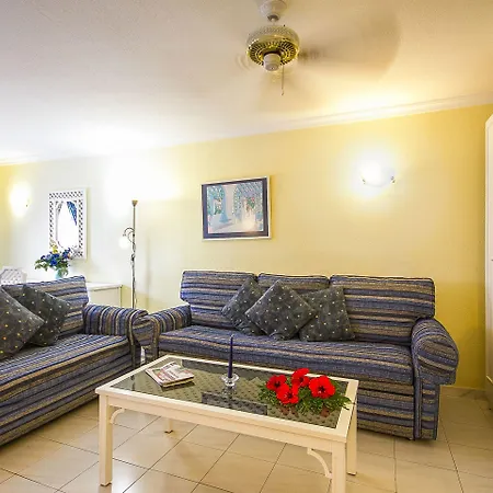 Ona Claveles Aparthotel